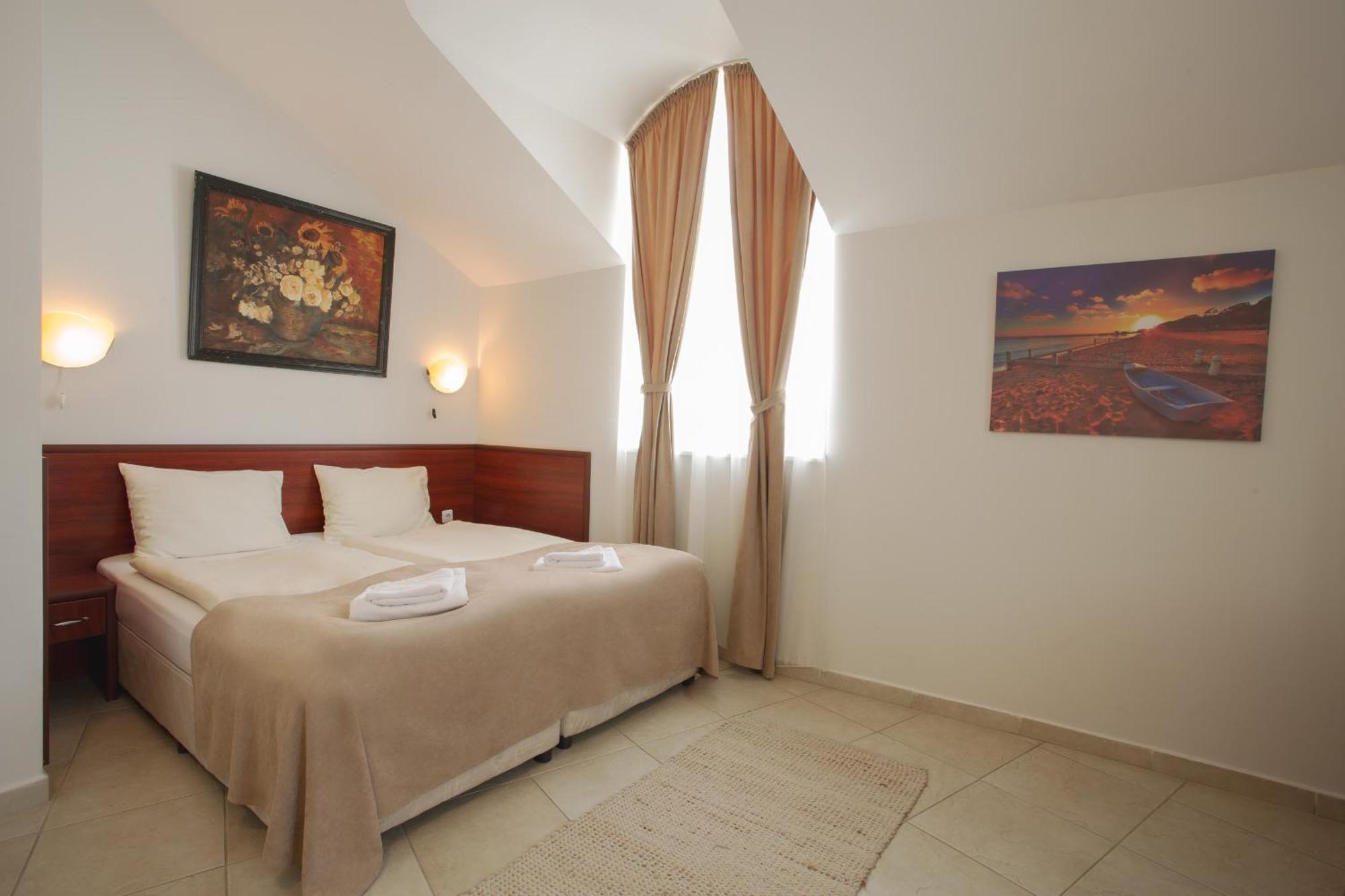 Hotel Central בלצ'יק מראה חיצוני תמונה