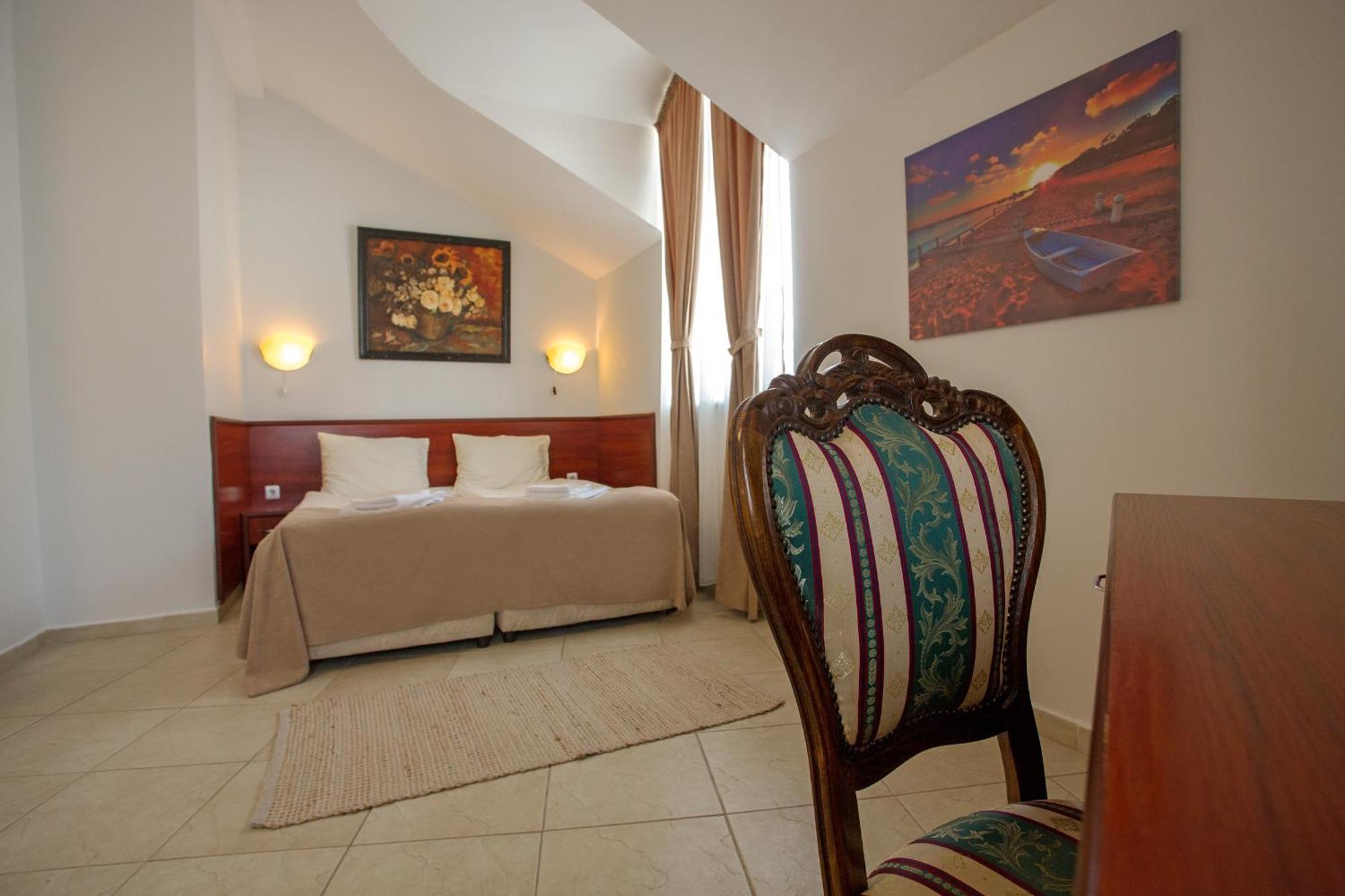 Hotel Central בלצ'יק מראה חיצוני תמונה